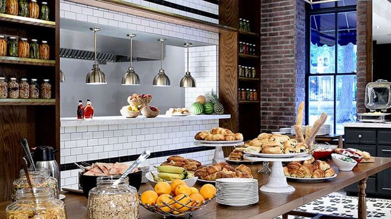 <b>DoubleTree by Hilton Ottawa Downtown Restaurant</b>. Images powered by <a href="https://iceportal.shijigroup.com/" title="IcePortal" target="_blank">IcePortal</a>.