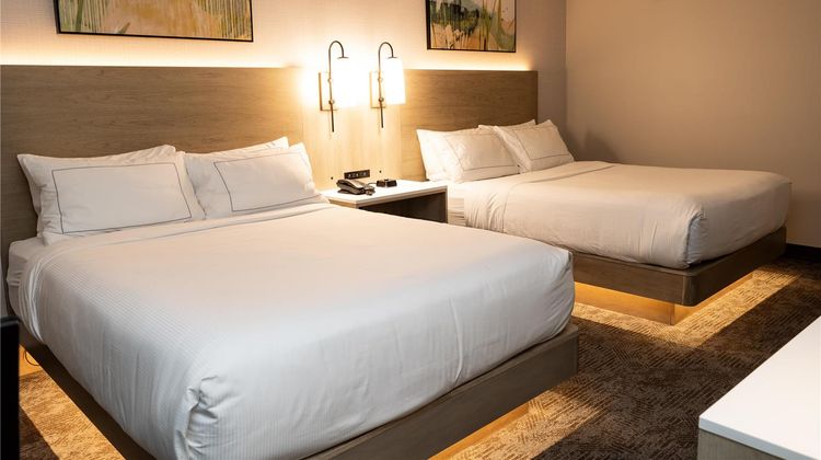 DoubleTree by Hilton Austin Room