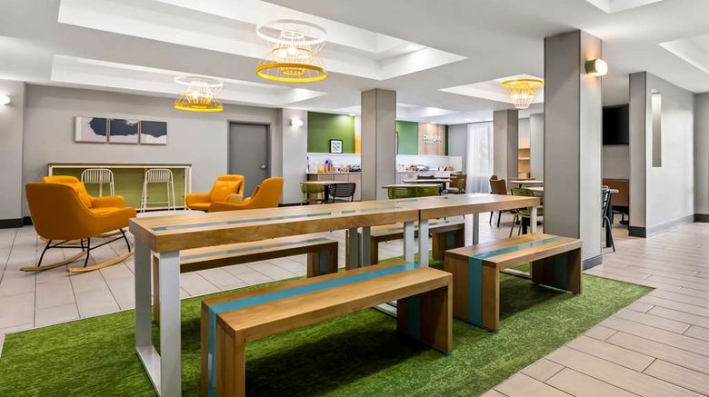 <b>Spark by Hilton Catoosa Tulsa Restaurant</b>. Images powered by <a href="https://iceportal.shijigroup.com/" title="IcePortal" target="_blank">IcePortal</a>.