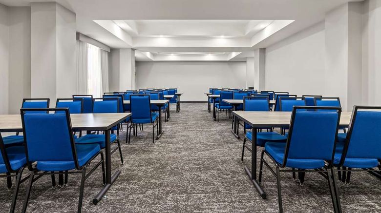 <b>Spark by Hilton Catoosa Tulsa Meeting</b>. Images powered by <a href="https://iceportal.shijigroup.com/" title="IcePortal" target="_blank">IcePortal</a>.