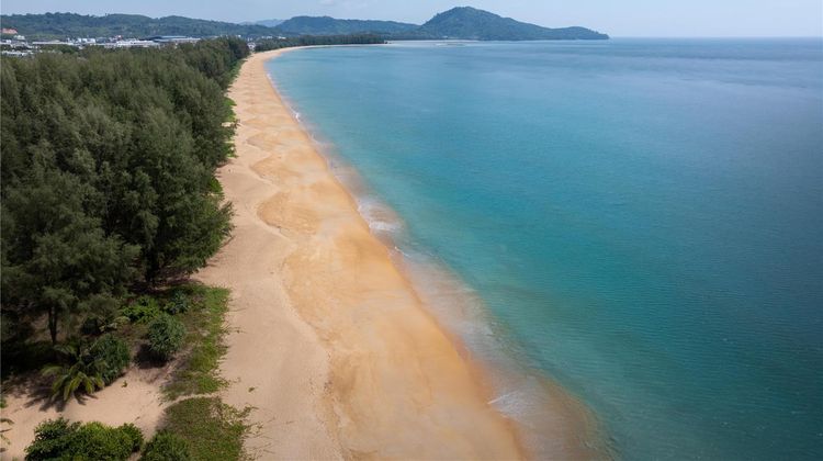 Radisson Blu Resort, Phuket Mai Khao Bea Beach