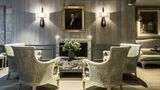 <b>Hotel Charles V Lobby</b>. Images powered by <a href="https://iceportal.shijigroup.com/" title="IcePortal" target="_blank">IcePortal</a>.