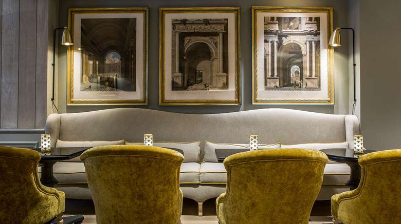 <b>Hotel Charles V Restaurant</b>. Images powered by <a href="https://iceportal.shijigroup.com/" title="IcePortal" target="_blank">IcePortal</a>.