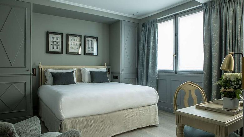 <b>Hotel Charles V Room</b>. Images powered by <a href="https://iceportal.shijigroup.com/" title="IcePortal" target="_blank">IcePortal</a>.