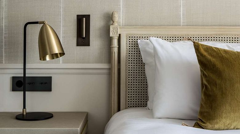 <b>Hotel Charles V Room</b>. Images powered by <a href="https://iceportal.shijigroup.com/" title="IcePortal" target="_blank">IcePortal</a>.