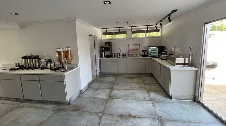 The Midtowner Hotel, SureStay Collection Restaurant