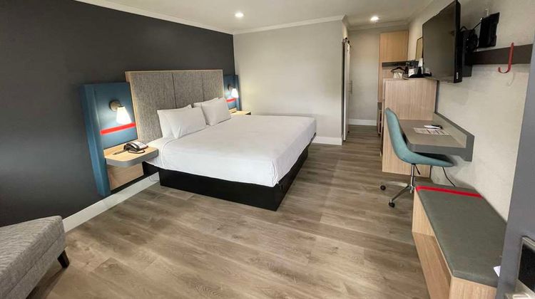 The Midtowner Hotel, SureStay Collection Room