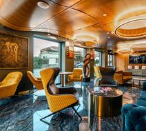 Vibre Hotel Lobby