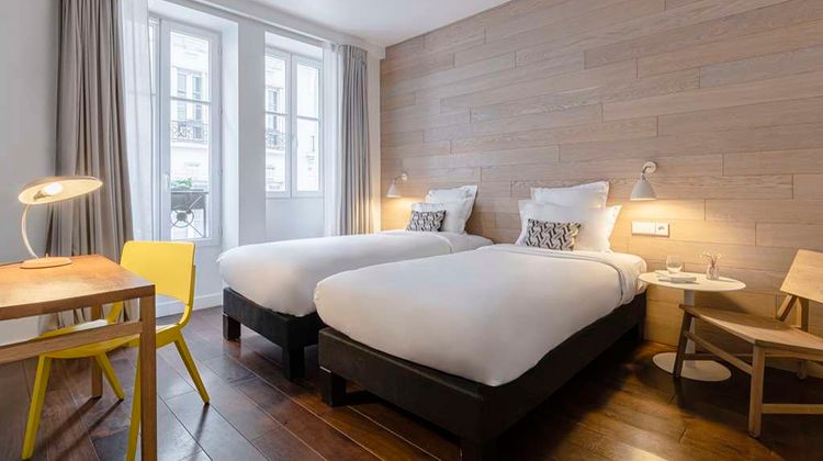 9Hotel Opera Room