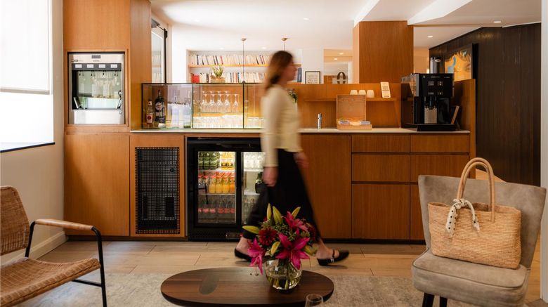 <b>9Hotel Opera Lobby</b>. Images powered by <a href="https://iceportal.shijigroup.com/" title="IcePortal" target="_blank">IcePortal</a>.