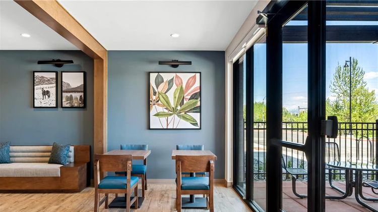 Everhome Suites Bozeman Lobby
