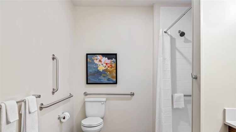 Everhome Suites Bozeman Room