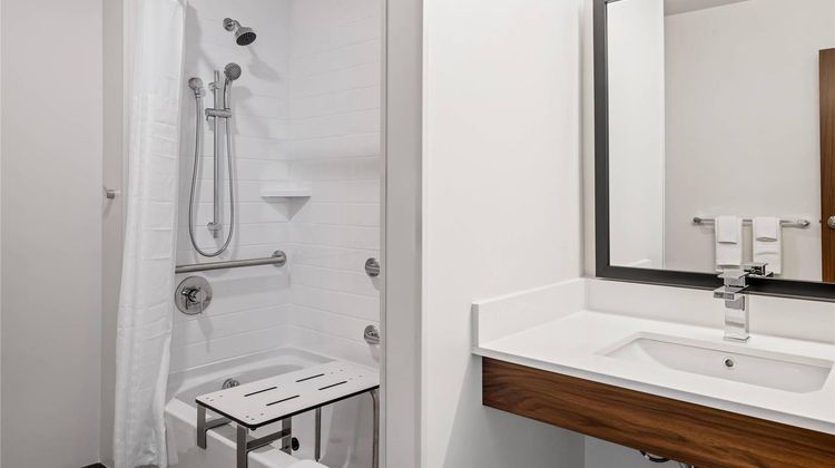 Everhome Suites Bozeman Room