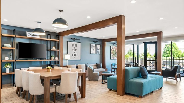 Everhome Suites Bozeman Lobby