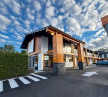 Coast Courtenay Hotel Exterior