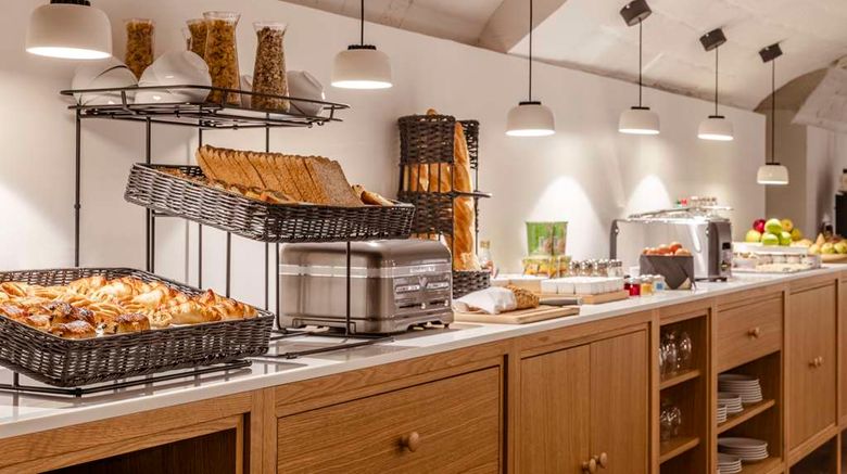 <b>9Hotel Republique Restaurant</b>. Images powered by <a href="https://iceportal.shijigroup.com/" title="IcePortal" target="_blank">IcePortal</a>.