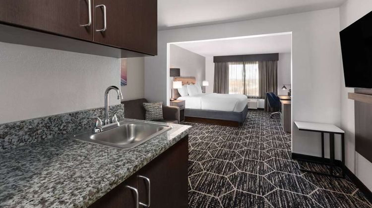La Quinta Inn & Suites Meridian Suite