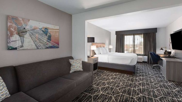 La Quinta Inn & Suites Meridian Suite