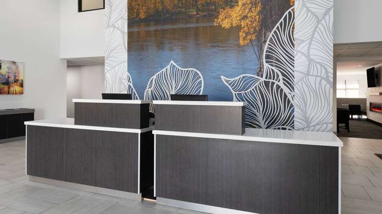 La Quinta Inn & Suites Meridian Lobby