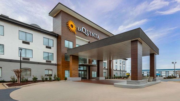La Quinta Inn & Suites Meridian Exterior