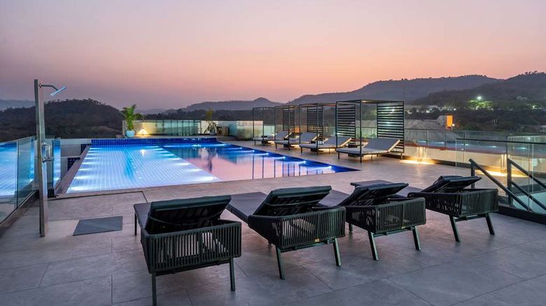 <b>Radisson Resort and Spa Khopoli Pool</b>. Images powered by <a href="https://iceportal.shijigroup.com/" title="IcePortal" target="_blank">IcePortal</a>.