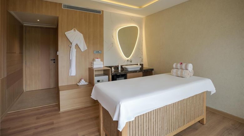 <b>Radisson Resort and Spa Khopoli Spa</b>. Images powered by <a href="https://iceportal.shijigroup.com/" title="IcePortal" target="_blank">IcePortal</a>.