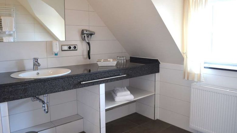 <b>Altes Landhaus Room</b>. Images powered by <a href="https://iceportal.shijigroup.com/" title="IcePortal" target="_blank">IcePortal</a>.