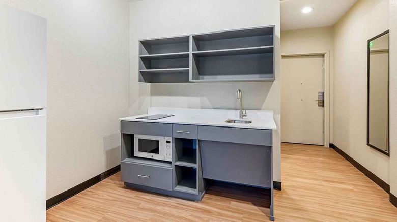 <b>Extended Stay America Stes-Buffalo Arpt Room</b>. Images powered by <a href="https://iceportal.shijigroup.com/" title="IcePortal" target="_blank">IcePortal</a>.