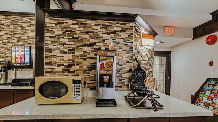 Surestay Plus By Best Western Coquitlam Restaurant