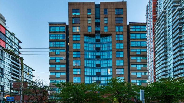 <b>Grand Park Hotel & Suites Downtown Exterior</b>. Images powered by <a href="https://iceportal.shijigroup.com/" title="IcePortal" target="_blank">IcePortal</a>.