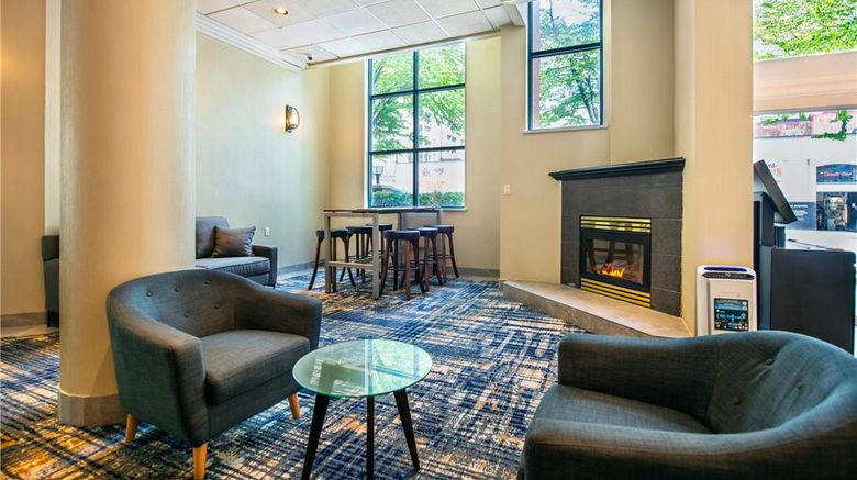 <b>Grand Park Hotel & Suites Downtown Lobby</b>. Images powered by <a href="https://iceportal.shijigroup.com/" title="IcePortal" target="_blank">IcePortal</a>.