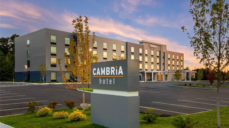 Cambria Hotel Plymouth Exterior