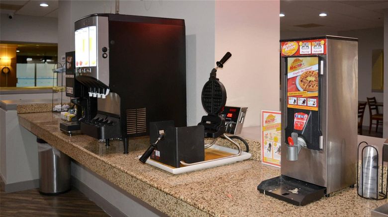 <b>Suburban Studios East Syracuse Restaurant</b>. Images powered by <a href="https://iceportal.shijigroup.com/" title="IcePortal" target="_blank">IcePortal</a>.