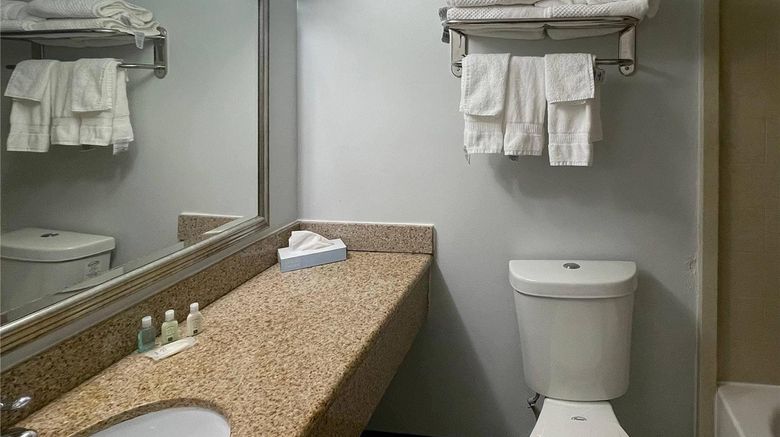 <b>Suburban Studios East Syracuse Room</b>. Images powered by <a href="https://iceportal.shijigroup.com/" title="IcePortal" target="_blank">IcePortal</a>.