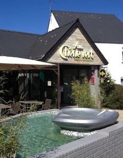 Logis Hotel Au Chene Vert