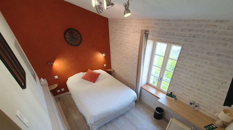 <b>Hotel Le Prince Noir Room</b>. Images powered by <a href="https://iceportal.shijigroup.com/" title="IcePortal" target="_blank">IcePortal</a>.
