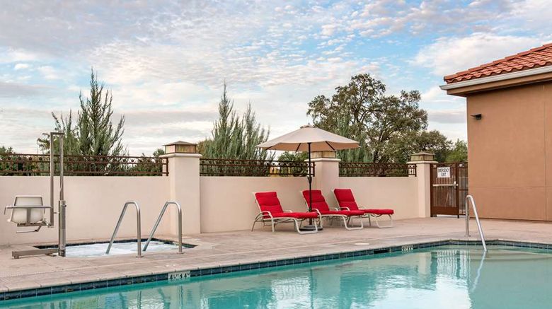 <b>The Oaks Hotel & Suites Pool</b>. Images powered by <a href="https://iceportal.shijigroup.com/" title="IcePortal" target="_blank">IcePortal</a>.