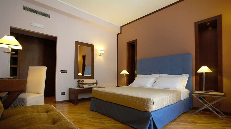 <b>Hotel Messenion Room</b>. Images powered by <a href="https://iceportal.shijigroup.com/" title="IcePortal" target="_blank">IcePortal</a>.