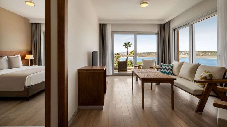 <b>La Quinta by Wyndham Cesme Suite</b>. Images powered by <a href="https://iceportal.shijigroup.com/" title="IcePortal" target="_blank">IcePortal</a>.