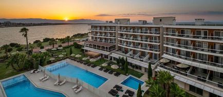 La Quinta by Wyndham Cesme Exterior