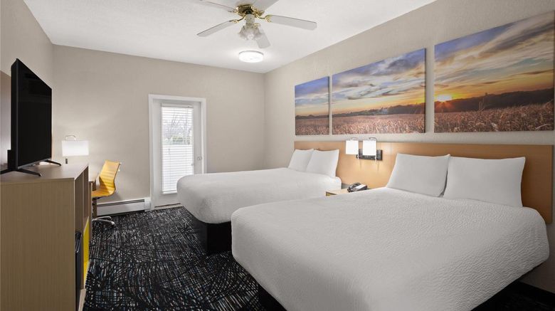 <b>Days Inn by Wyndham Bad Axe Room</b>. Images powered by <a href="https://iceportal.shijigroup.com/" title="IcePortal" target="_blank">IcePortal</a>.