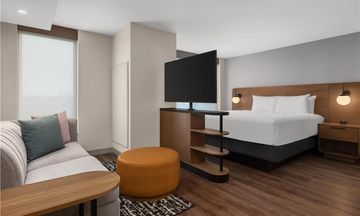 Hyatt House/Airport Corporate Centre