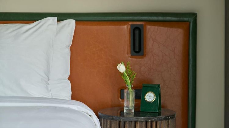 Sixty DC Room