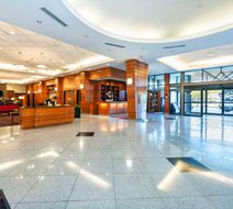Grand Park Hotel Vancouver Airport Lobby