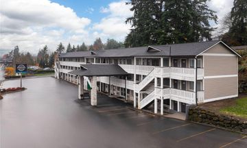 Basecamp Puyallup-Travelodge by Wyndham