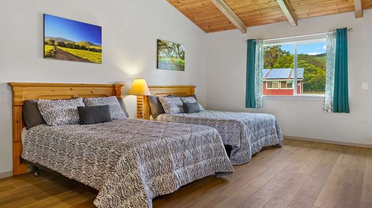 Waimea Country Lodge Room