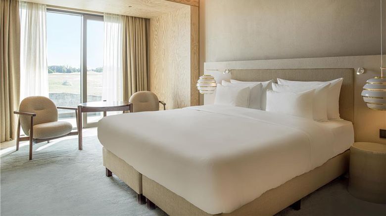 <b>Radisson Collection, The National Hotel Room</b>. Images powered by <a href="https://iceportal.shijigroup.com/" title="IcePortal" target="_blank">IcePortal</a>.
