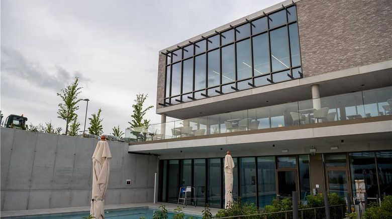 <b>Radisson Collection, The National Hotel Pool</b>. Images powered by <a href="https://iceportal.shijigroup.com/" title="IcePortal" target="_blank">IcePortal</a>.