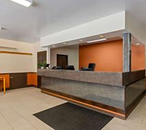 Econo Lodge Manistee Lobby