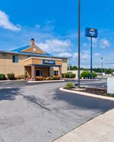 Suburban Studios Chattanooga NE